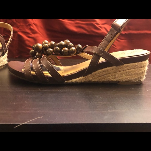Nurture Brown Wedge Sandals. Size 7.5 - Picture 4 of 5